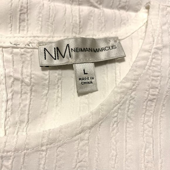 Neiman Marcus Textured Blouse. New With Tickets. Size Large. - Picture 4 of 5